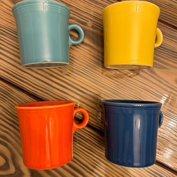 HLC Fiestaware USA ring handle mug set/ Fiestaware bread plate tray - Picture 3 of 11